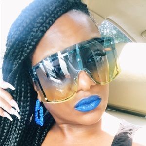 Trendy sunglasses,  earrings